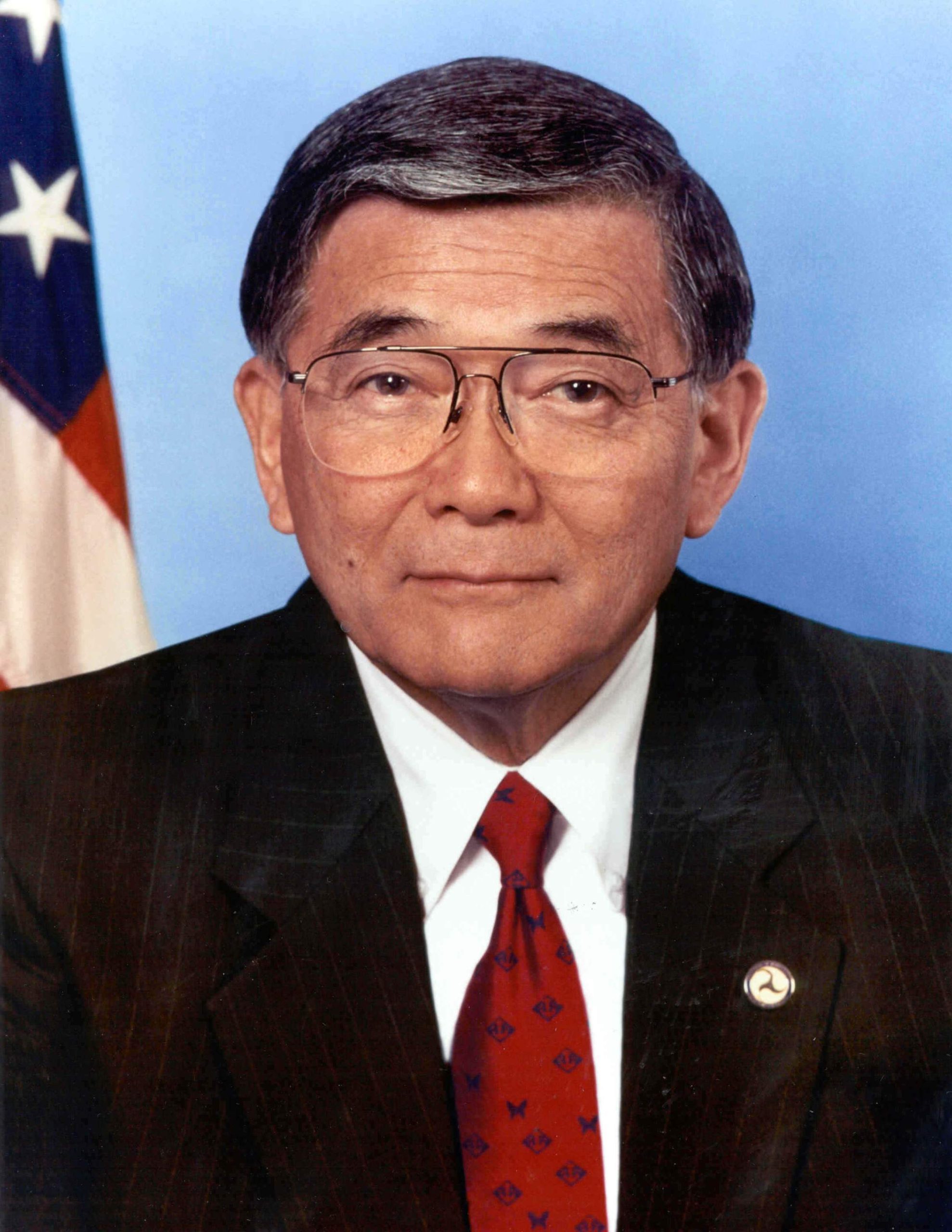 Norman_Mineta,_official_portrait,_DOT
